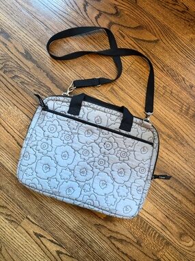Thirty-One Quilted Laptop Bag in Gray Floral featuring a floral quilted design